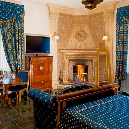 Отель Castello Della Castelluccia Рим Экстерьер фото