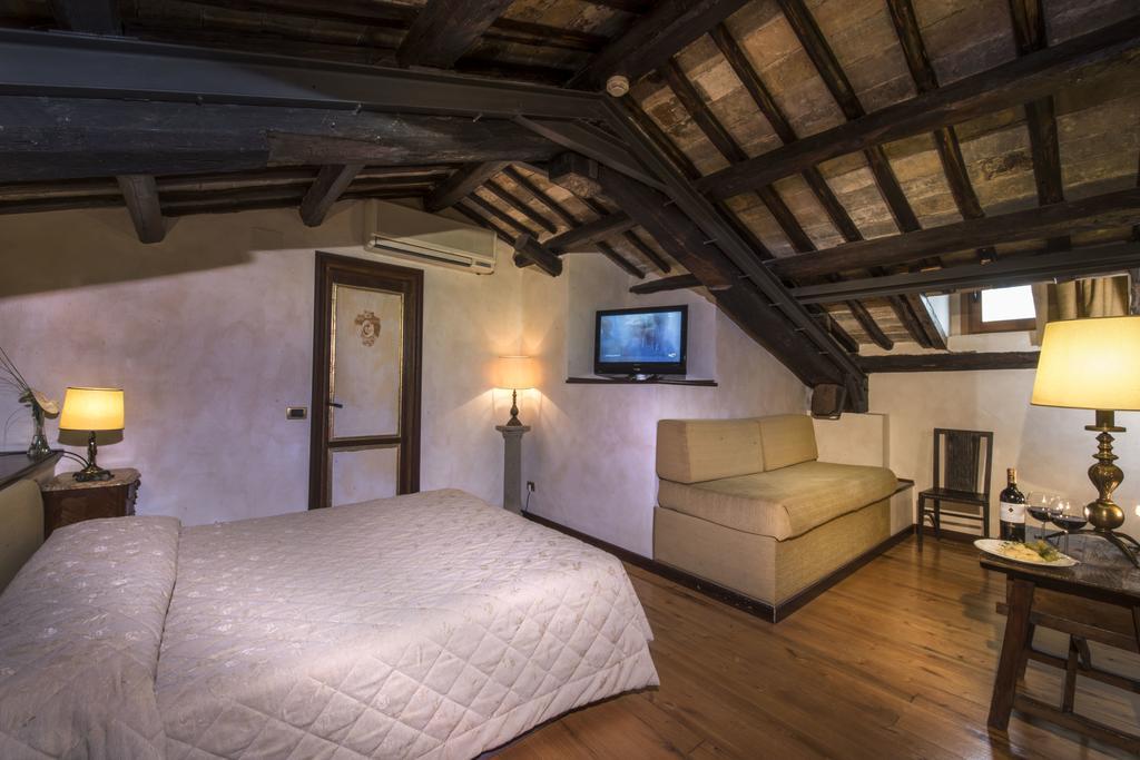 Отель Castello Della Castelluccia Рим Экстерьер фото