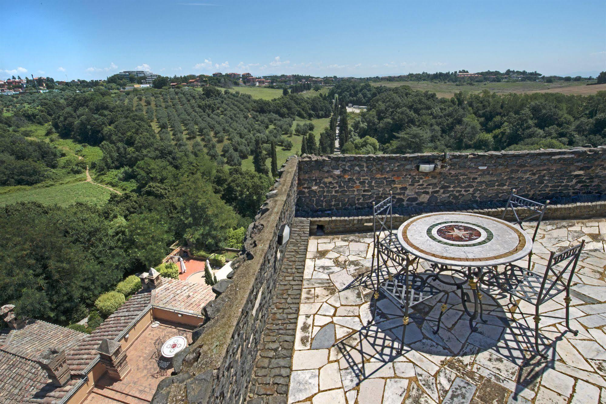 Отель Castello Della Castelluccia Рим Экстерьер фото