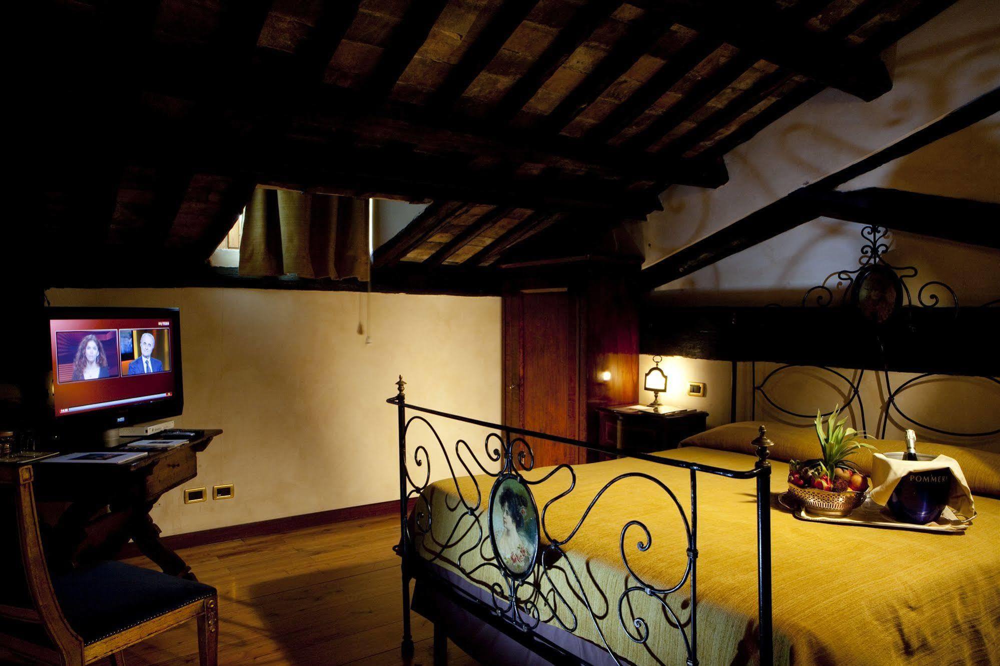 Отель Castello Della Castelluccia Рим Экстерьер фото